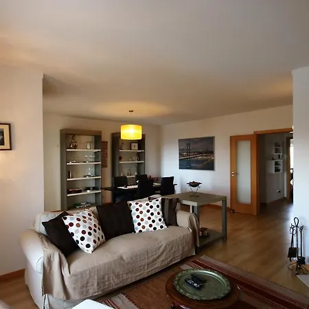 - Sea View Ribeira D'ilhas 2 Apartment *