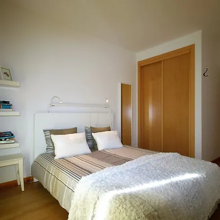 - Sea View Ribeira D'ilhas 2 Apartment *